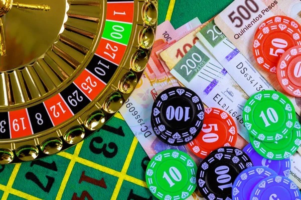 Macau Pools draw interface showing number selection grid and live draw countdown timer